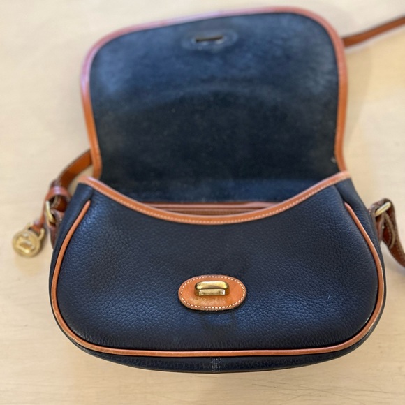 Dooney and Bourke purse - Picture 4 of 10